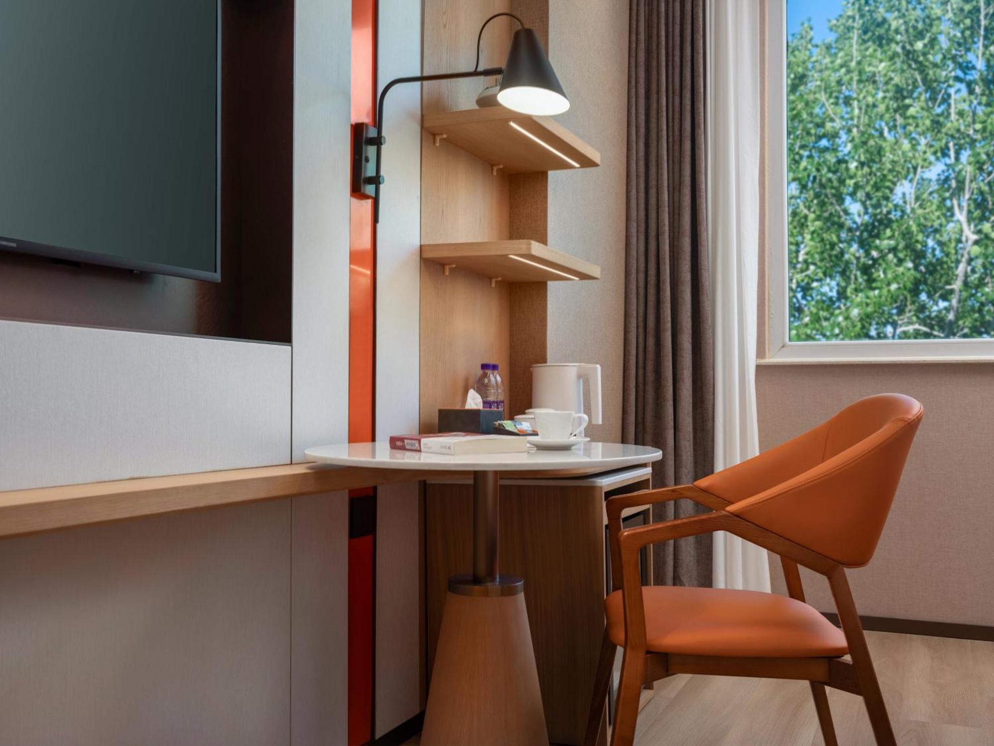 Holiday Inn Express Shangdi Beijing By Ihg L Next To Yuanmingyuan Park & Subway & Qinghe Railway Station & Beijing Sport University L Taxi 15 Minutes To Summer Palace & Peking University & Tsinghua University L 20 Minutes To Badaling Great Wall By Ra Exterior foto